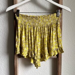 Urban Outfitters Yellow Floral Smocked Waist Ruffle Hem Shorts sz: Small